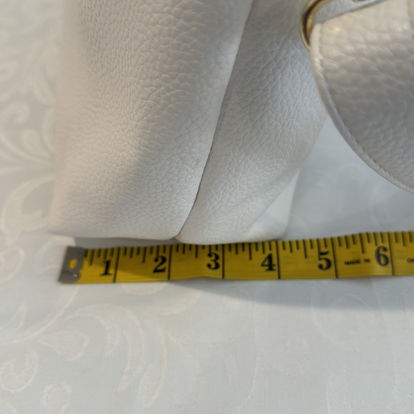 NWOT Steve Madden White Shoulder Bag. - Picture 10 of 11